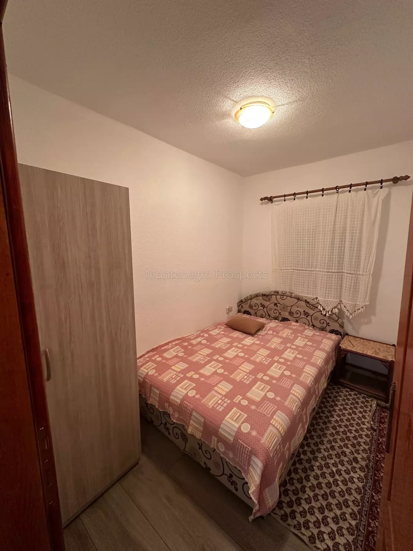 Kuća sa 5 apartmana na atraktivnoj lokaciji u Kolašinu – odlična prilika za izdavanje ili porodični odmor