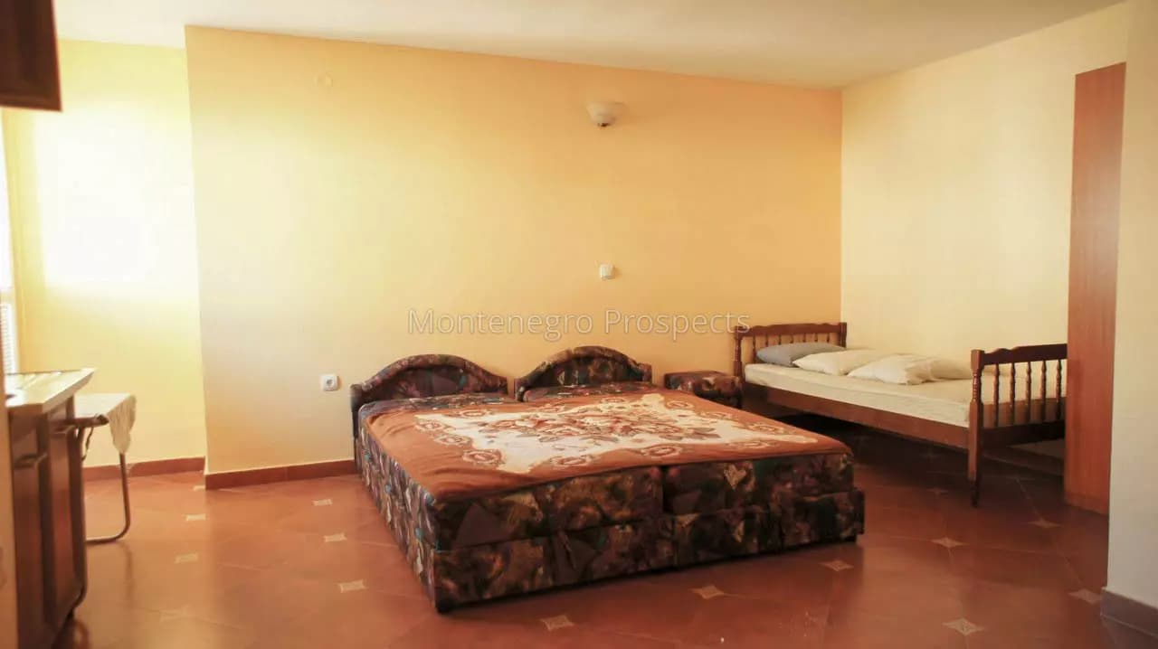 Kuća sa apartmanima u blizini mora, Šušanj