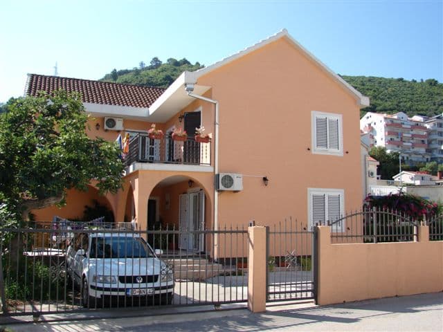 Kuća u Budvi br. 375