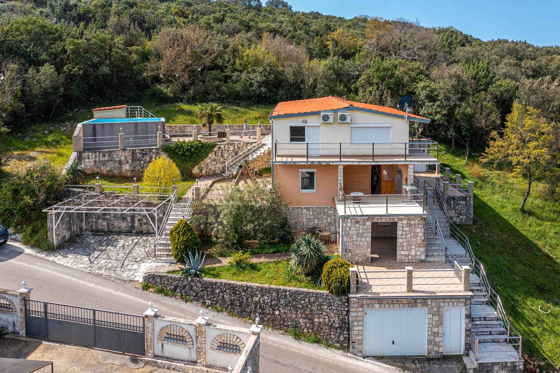 Kuća u Utehi br. 2225