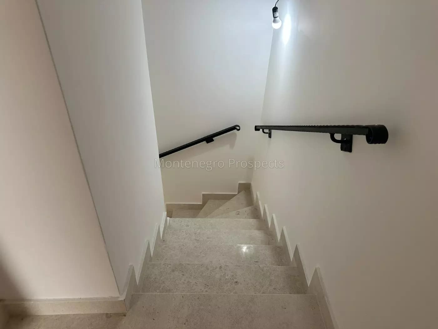 Kvalitetni stanovi na izvanrednoj lokaciji sa pogledom na more – Dobrota, Kotor