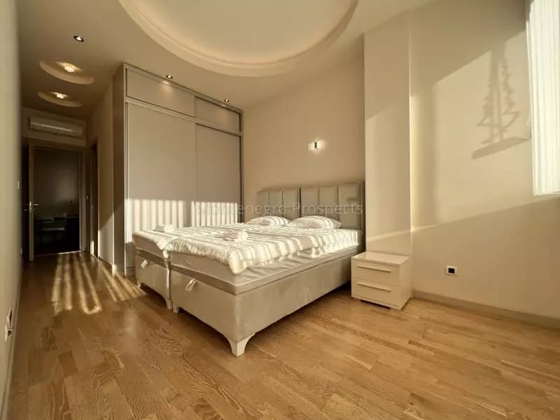 Luksuzan dvosoban stan u Budvi, na atraktivnoj lokaciji blizu mora