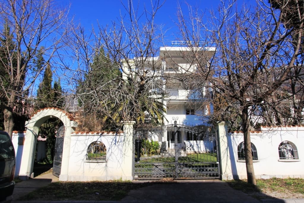 Mini-hotel u Sutomoru br. 657