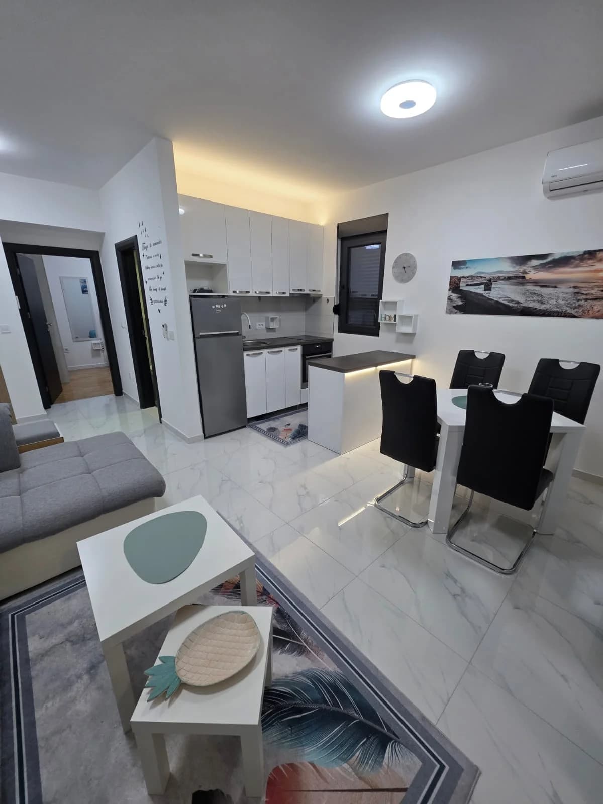 Moderan stan sa 1 spavaćom sobom i velikom terasom u Đenovićima