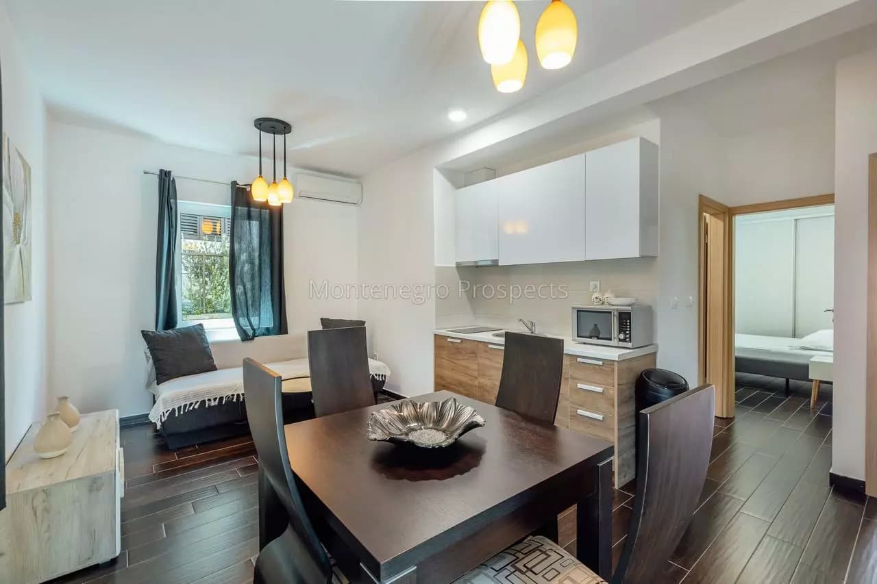 Moderna vila udaljena 20 metara od mora, Markov Rt, Kotor