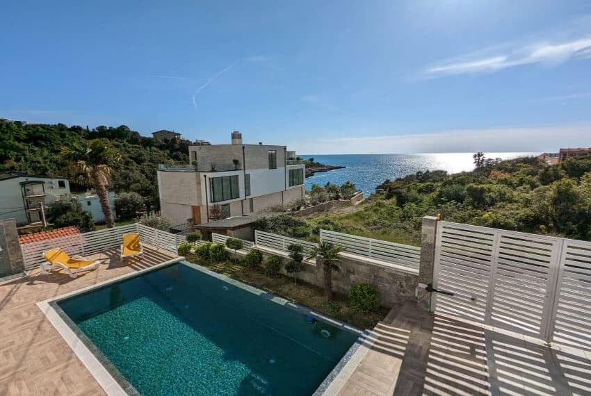 Modren villa close to the sea, Bar Area