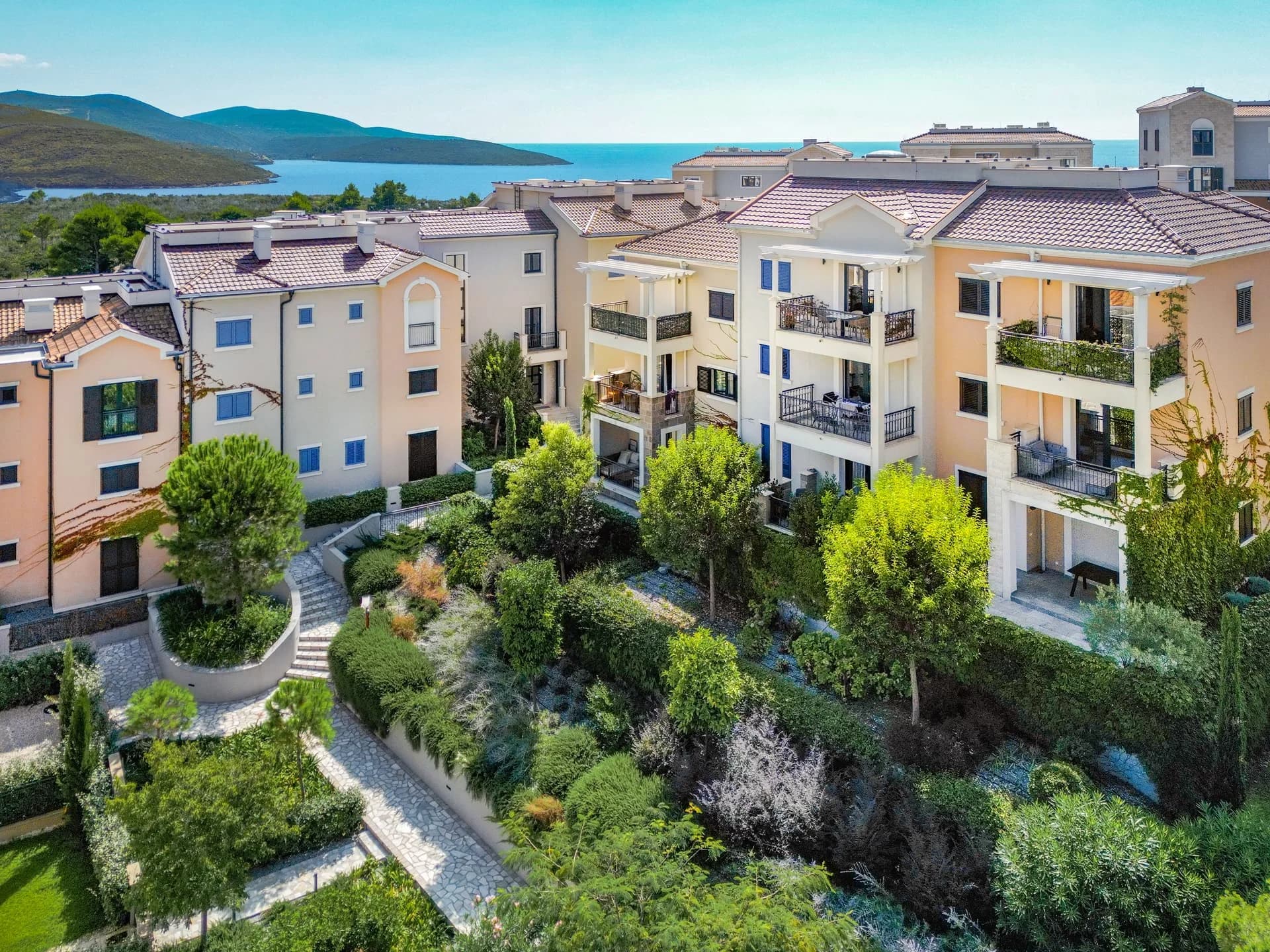 Na prodaju: Jednosobni apartmani u Luštica Bay od investitora