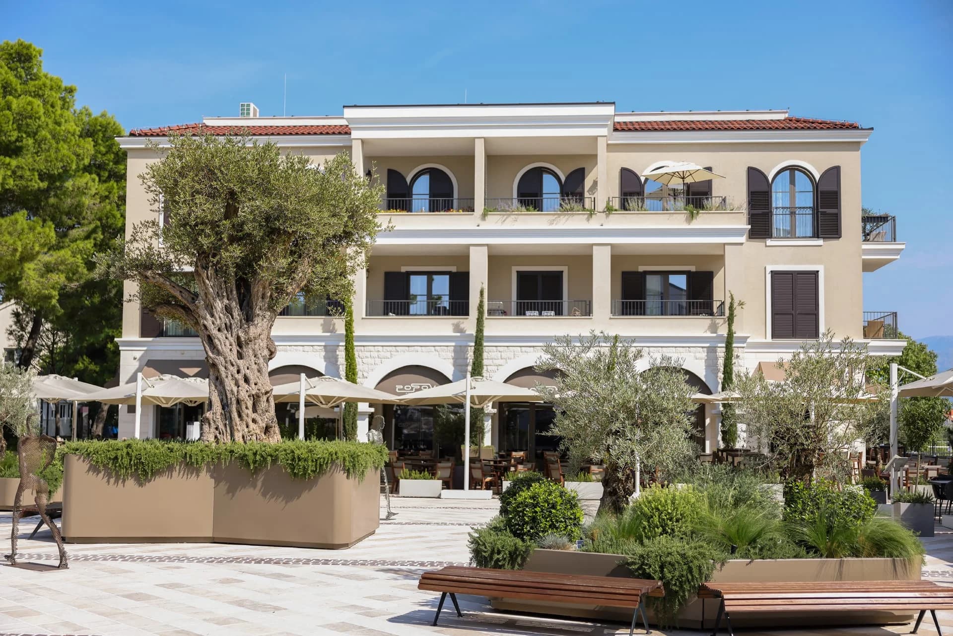 Na prodaju: Jednosobni apartmani u Luštica Bay od investitora