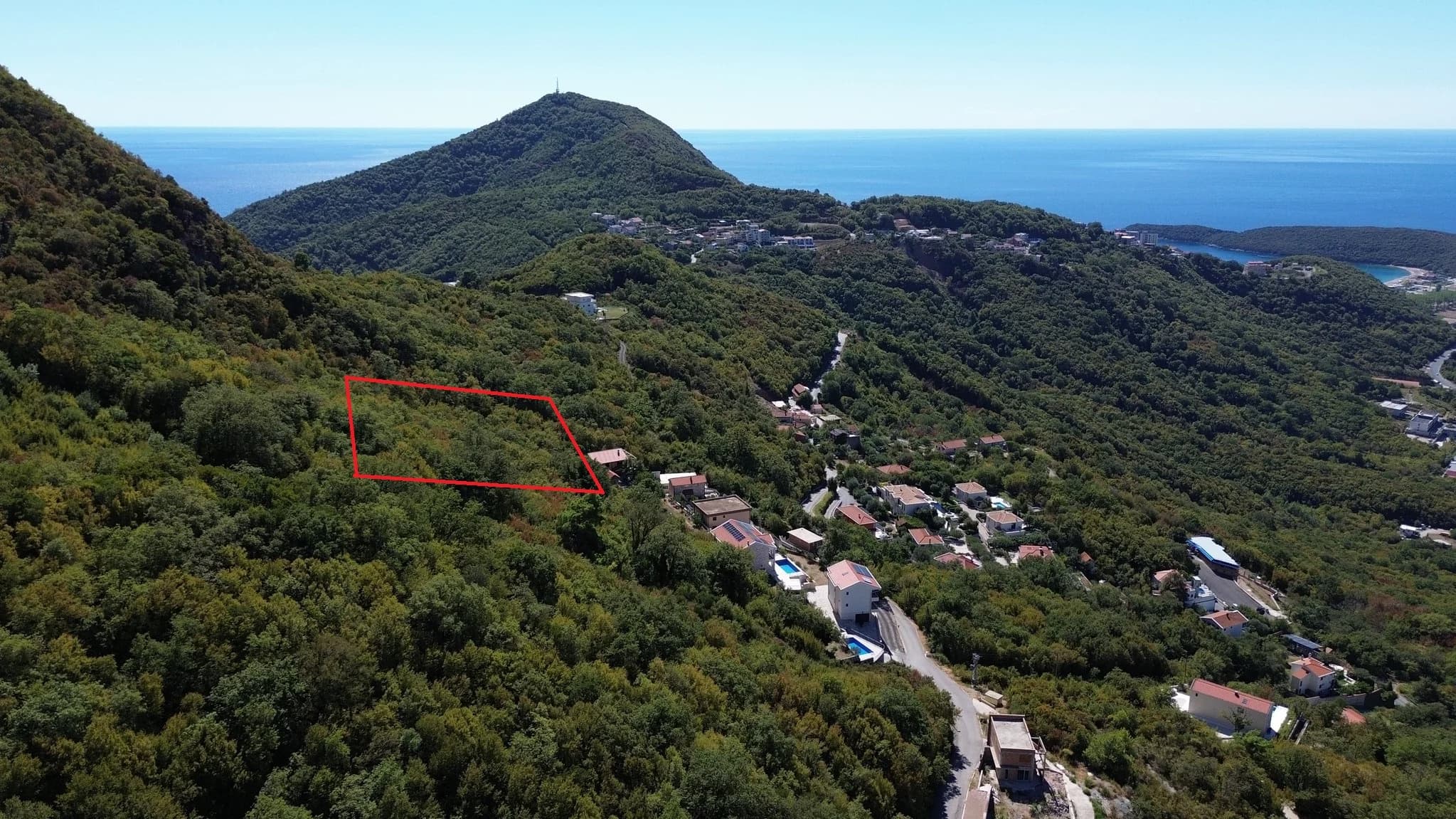 Na prodaju NEurbanizovan plac sa pogledom na plažu Jaz