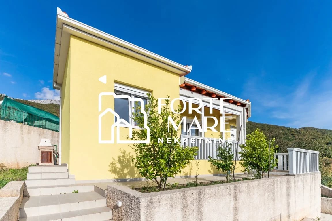 Property in Montenegro, Herceg Novi, Ratisevina