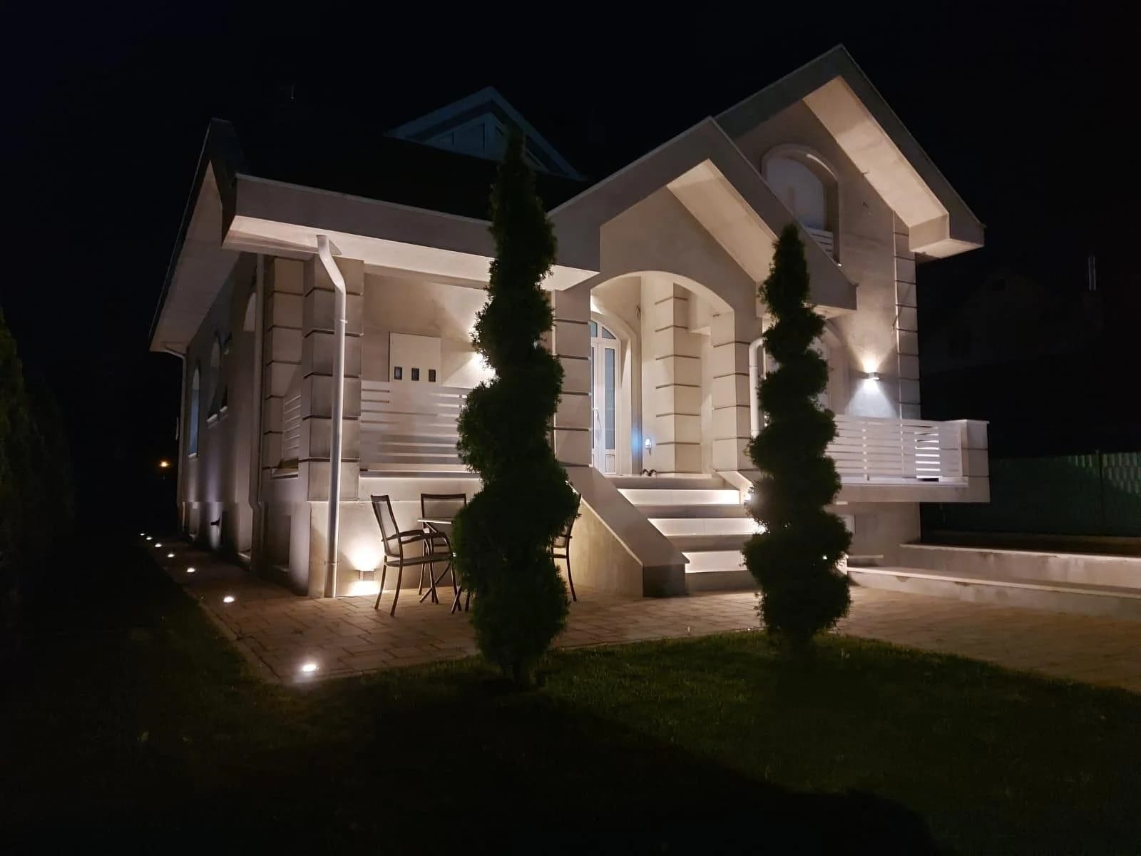 Nova LUX kuća,centar Inđije,top lokacija