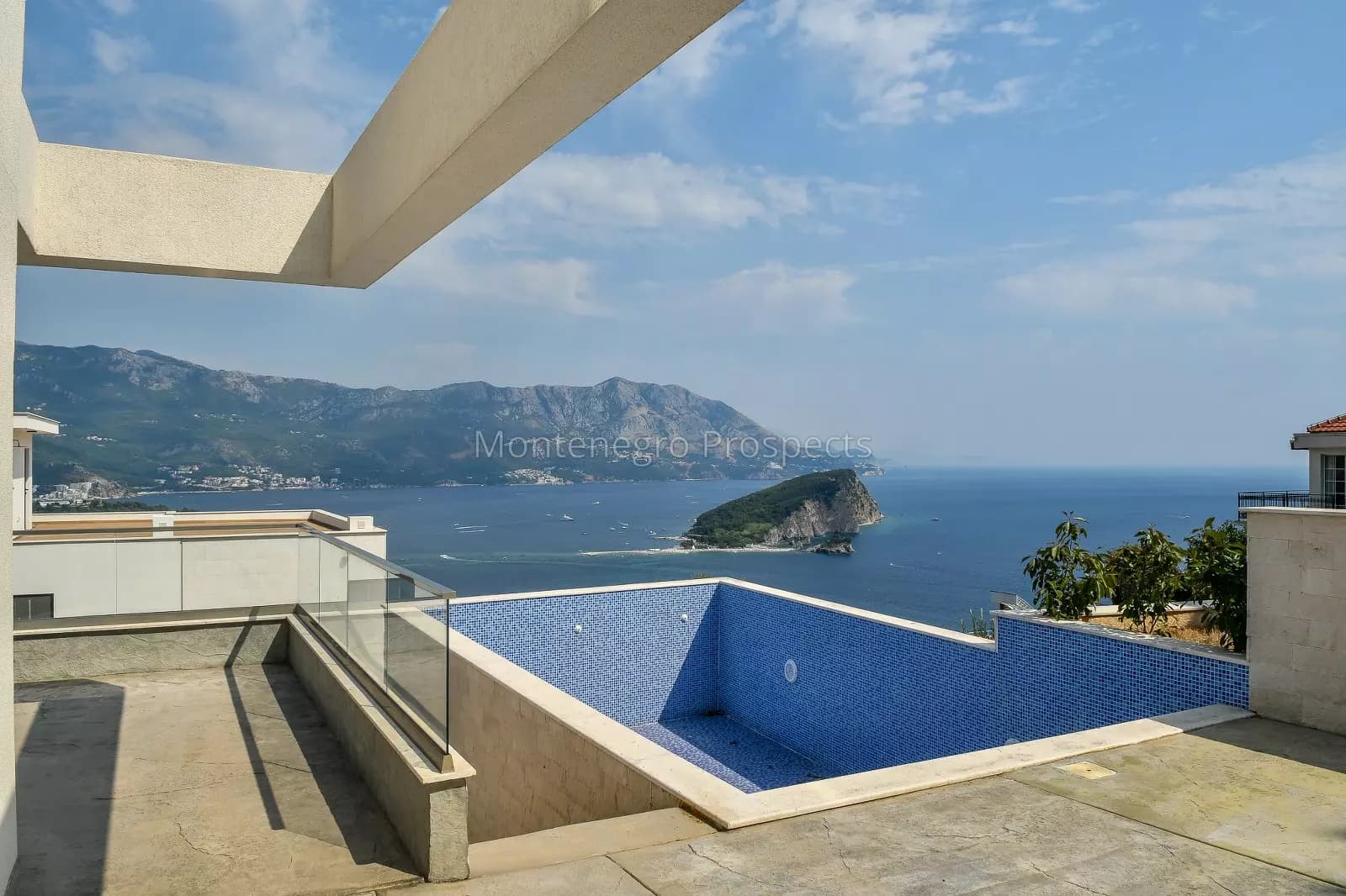Nova vila s vrhunskim pogledom na izvanrednoj lokaciji u Budvi