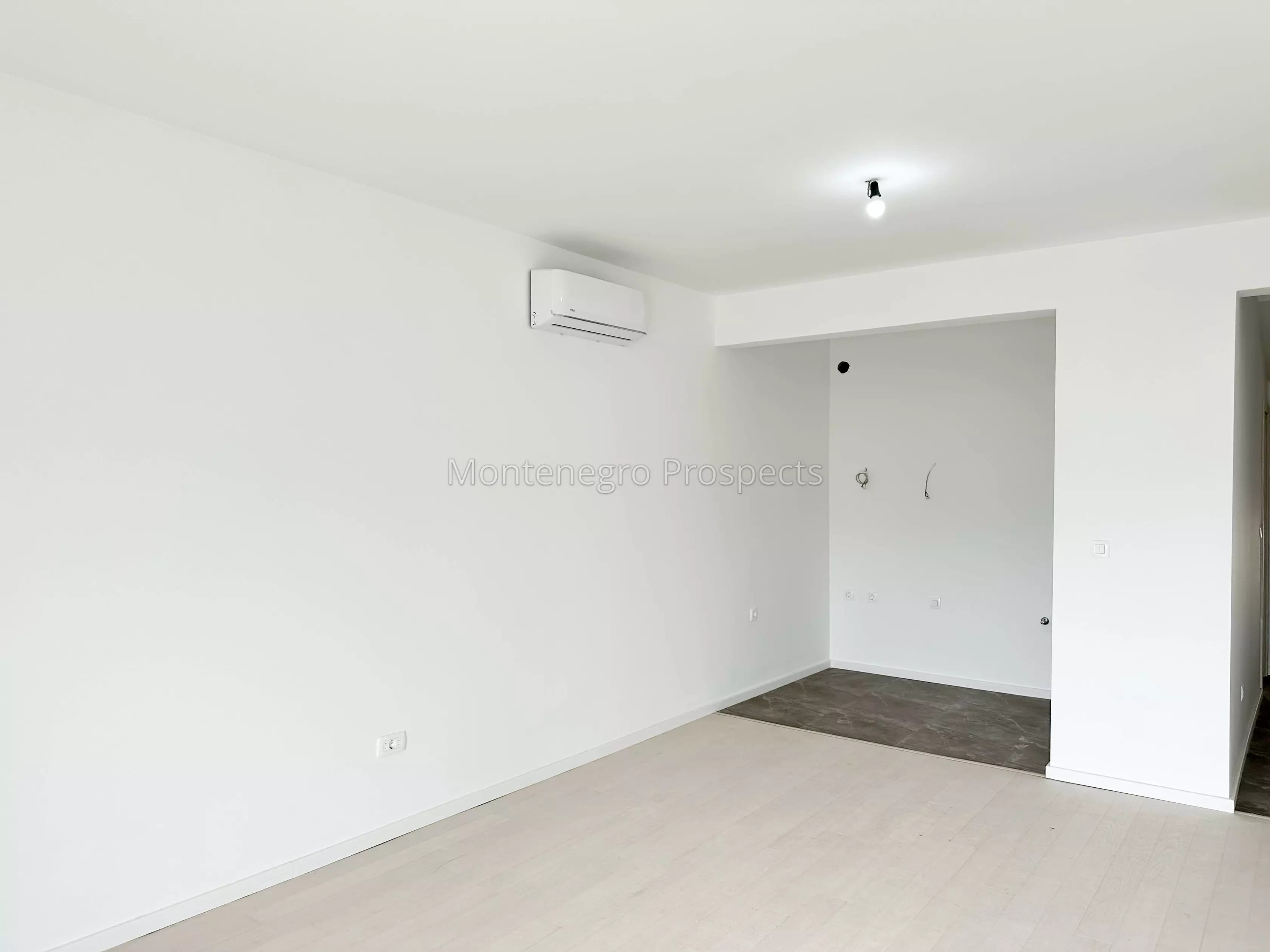 Odličan dvosoban stan u novogradnji na 50 metara od mora, Donja Lastva, Tivat