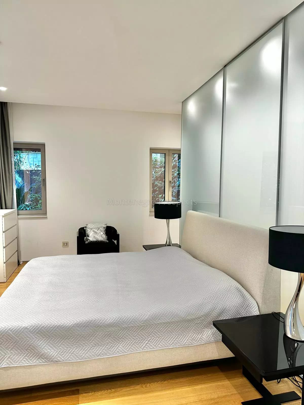 Predivni stan u kompleksu Dukley u Budvi