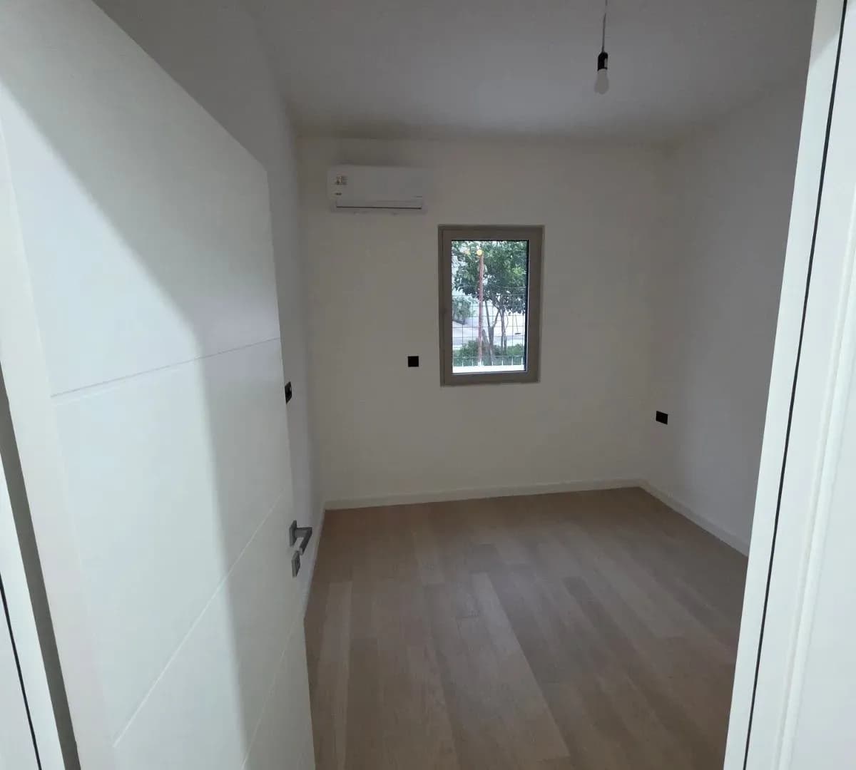 Prodaja, dvosoban stan, 51m², Dobrota, Kotor