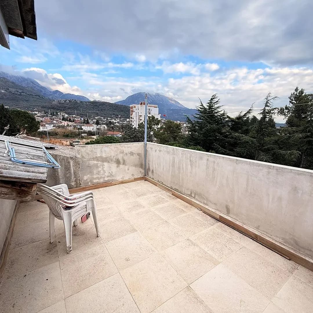 Prodaja, dvosoban stan, 68m², Makedonsko naselje, Bar