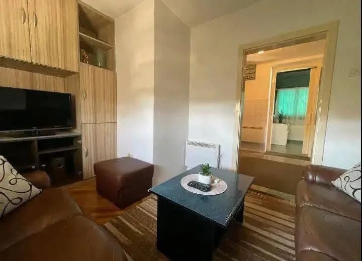 Prodaja, dvosoban stan, 72m², Centar, Podgorica
