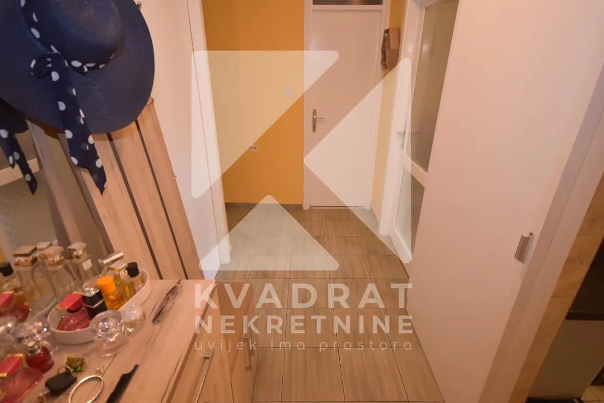 Prodaja, dvosoban stan, 80m², Pejton, Podgorica