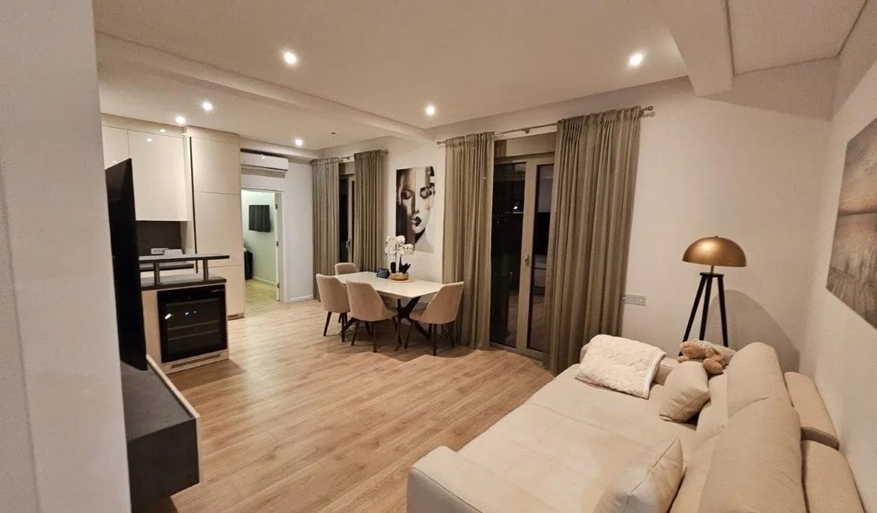 Prodaja, dvosoban stan, 90m², Tivat, Crna Gora