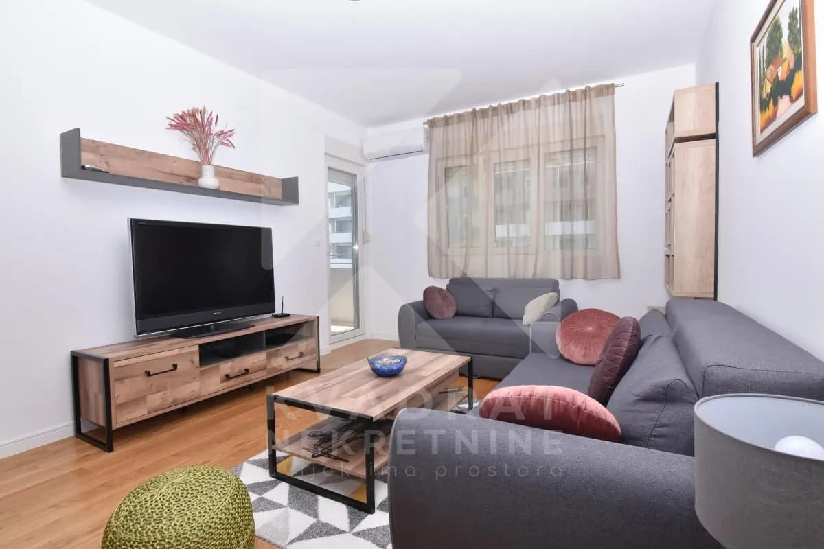 Prodaja, jednosoban stan, 49m², Central Point, Podgorica