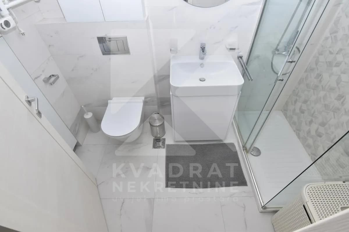 Prodaja, jednosoban stan, 49m², Central Point, Podgorica