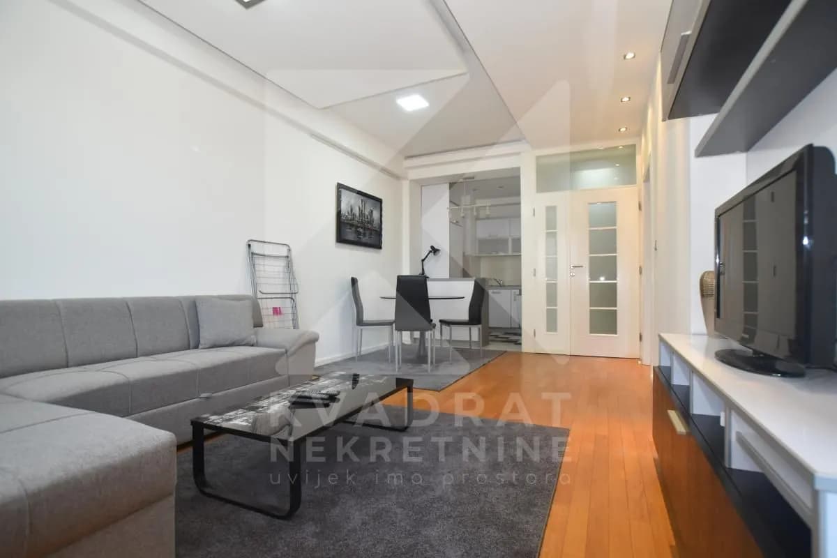 Prodaja, jednosoban stan, 60m², Stari Aerodrom, Podgorica