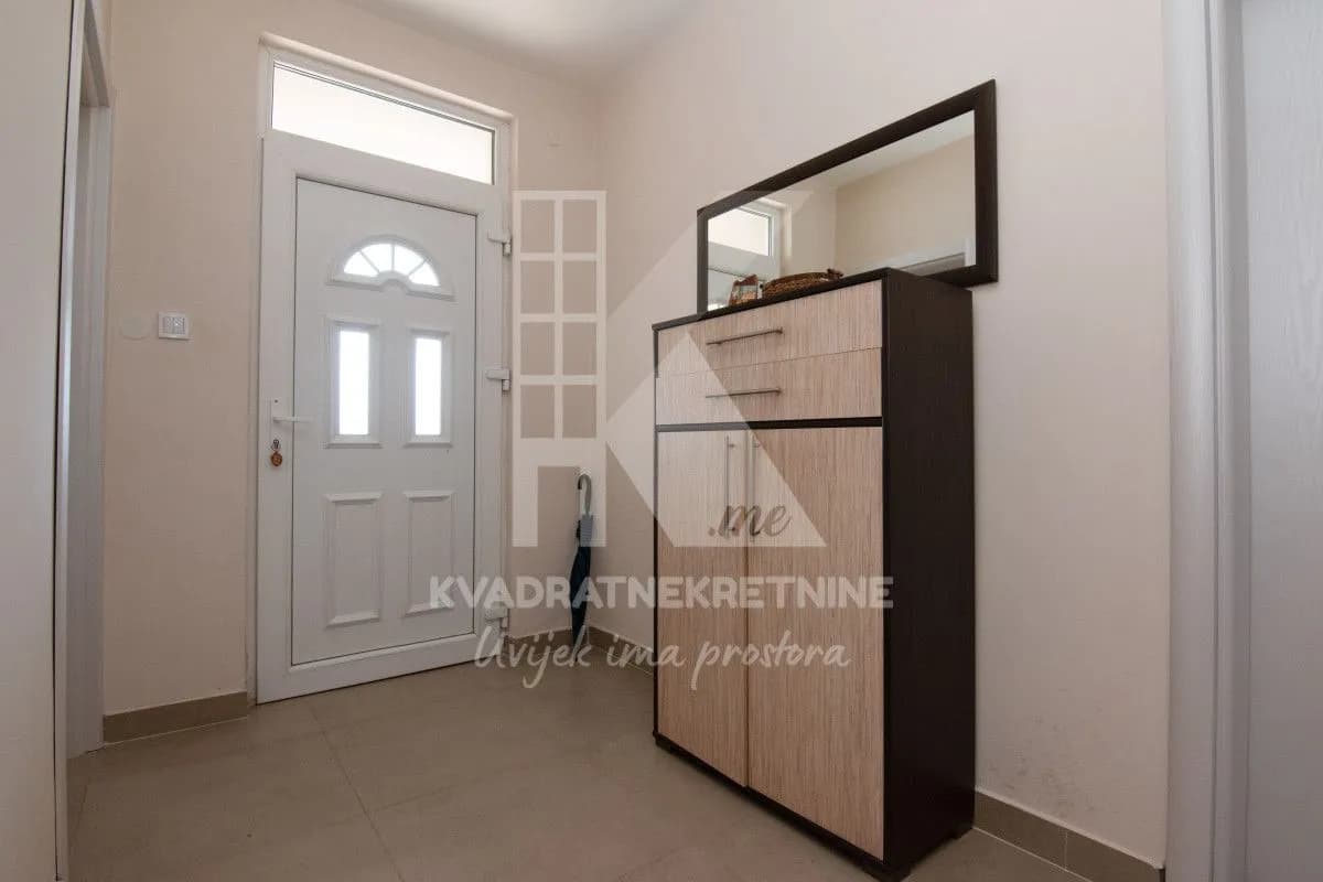 Prodaja, kuća, 130m², Malo Brdo, Podgorica