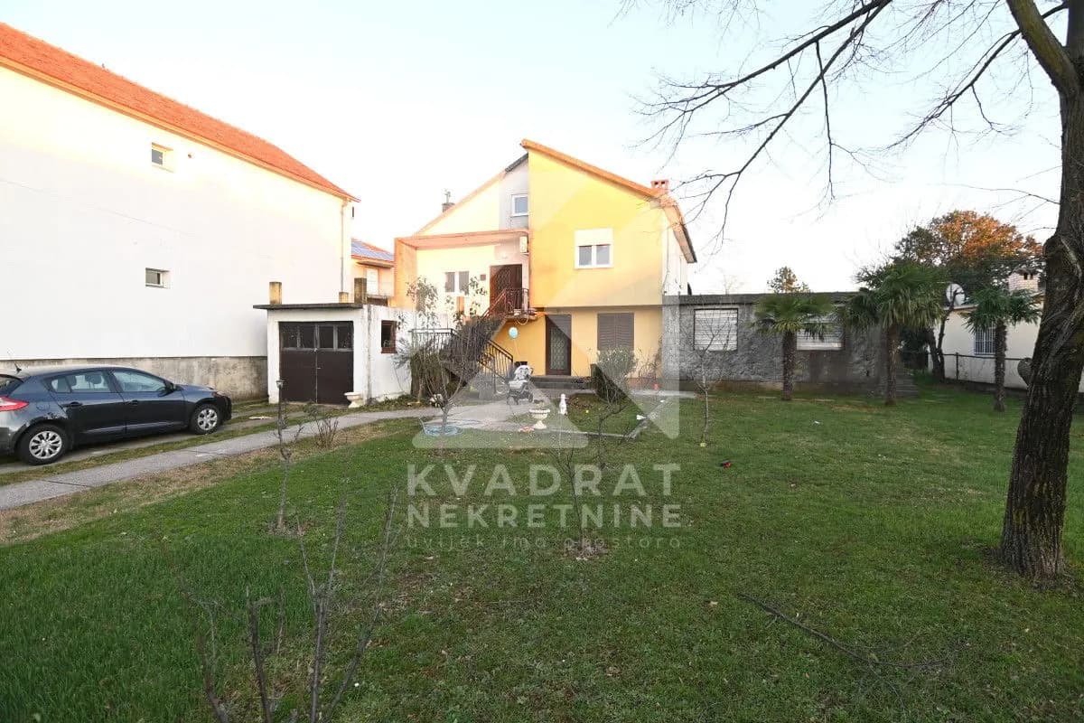 Prodaja, kuća, 276m², Masline, Podgorica