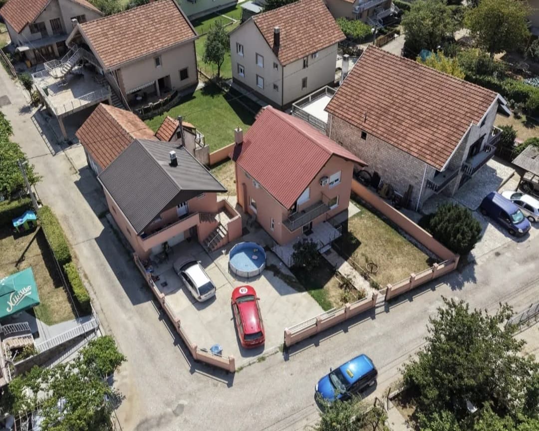 PRODAJA – Kuća (50m2) + Pomoćna zgrada (24m2), Nikšić, Kličevo – 179.000€