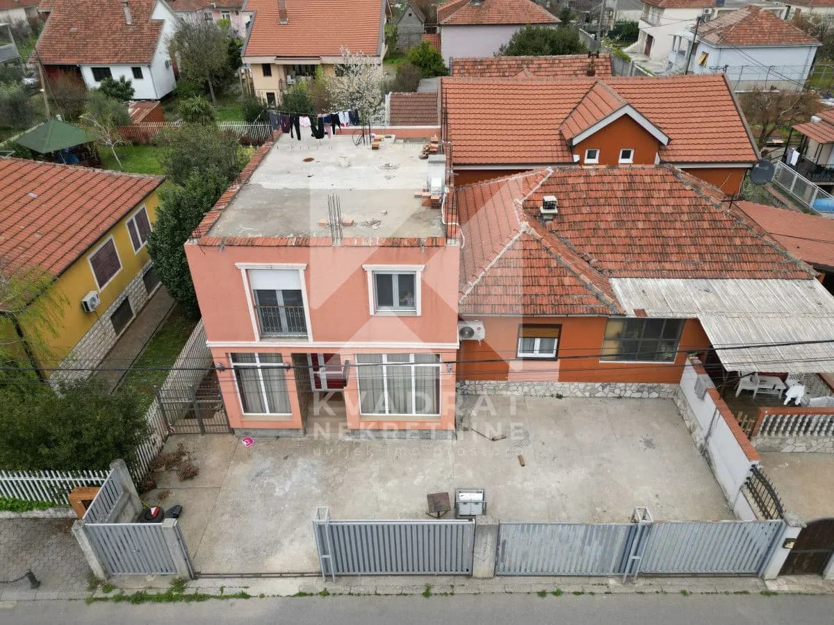 Prodaja, poslovni prostor, 150m², Stari Aerodrom, Podgorica