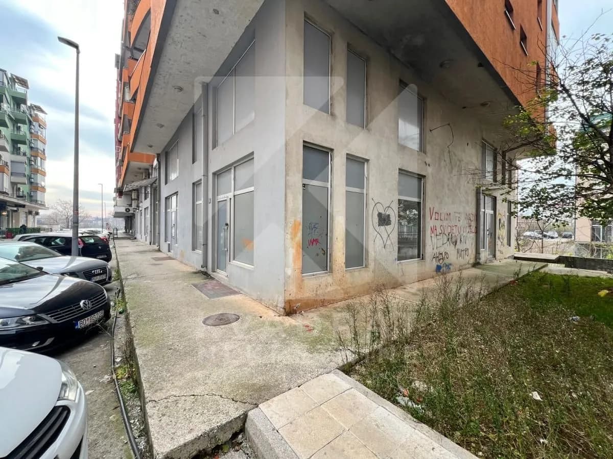 Prodaja, poslovni prostor, 550m², 1 maj, Podgorica