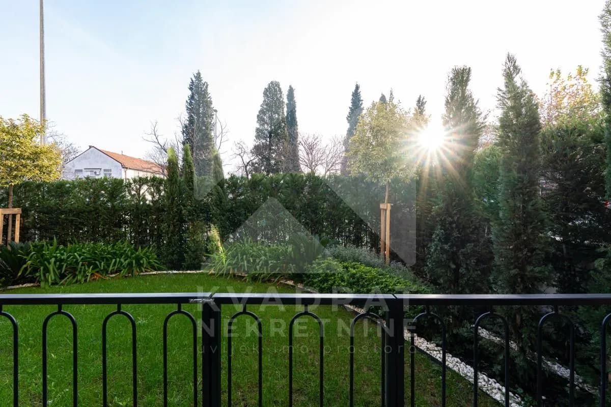 Prodaja, trosoban stan, 137m², Stara Varoš, Podgorica