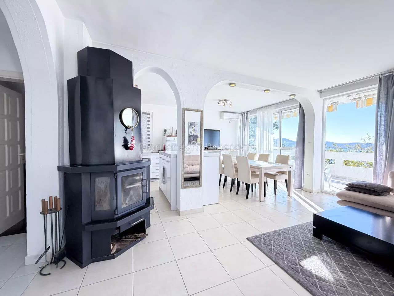 Prodaje se porodična kuća sa dodatnim placem blizu mora, Bar