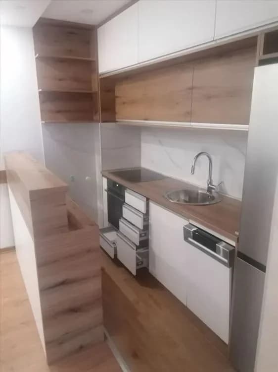 Selling a semi-furnished two-and-a-half-room apartment
