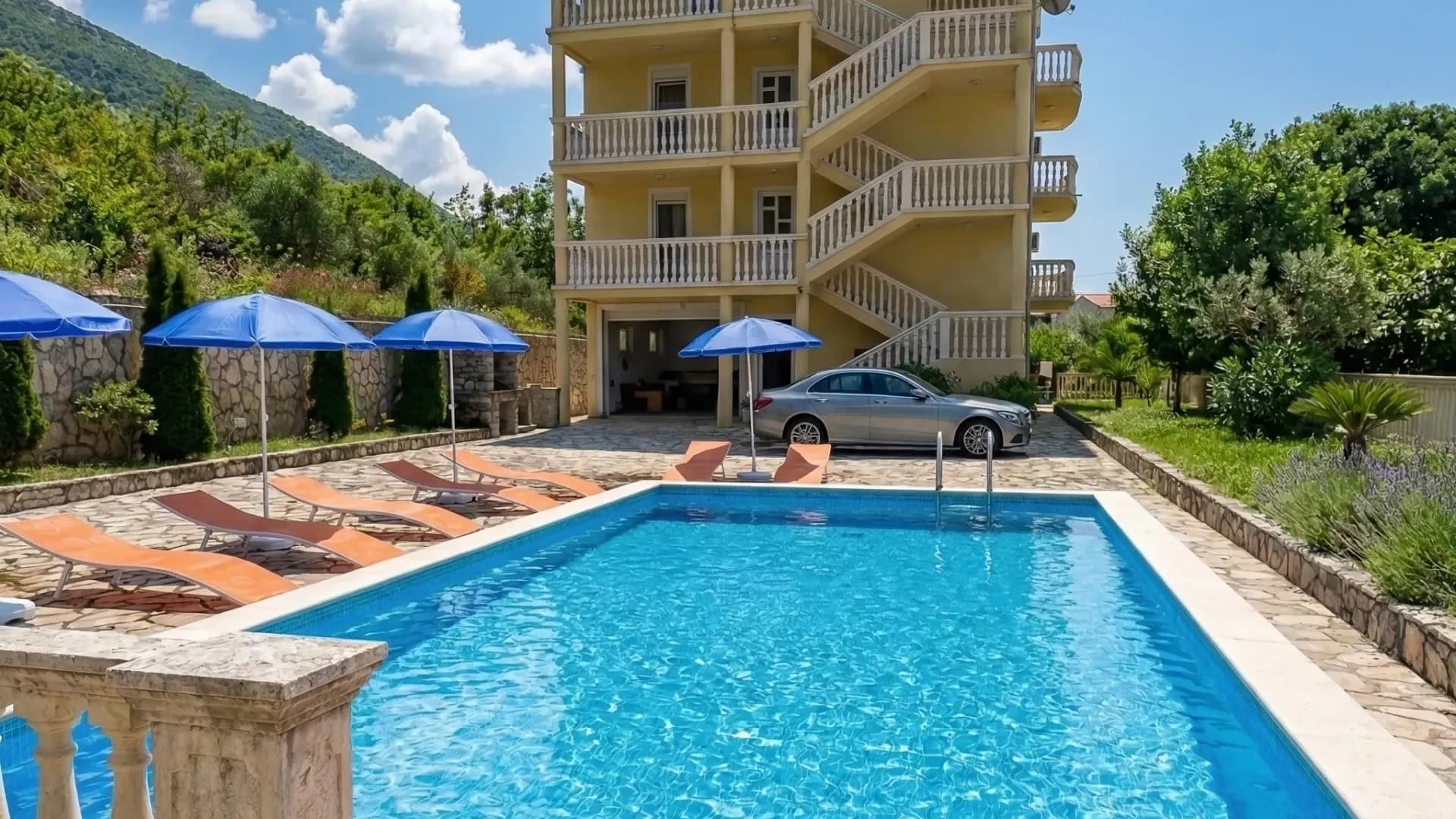 For Sale, House or Villa, 400m2, Zagrađe, Bar