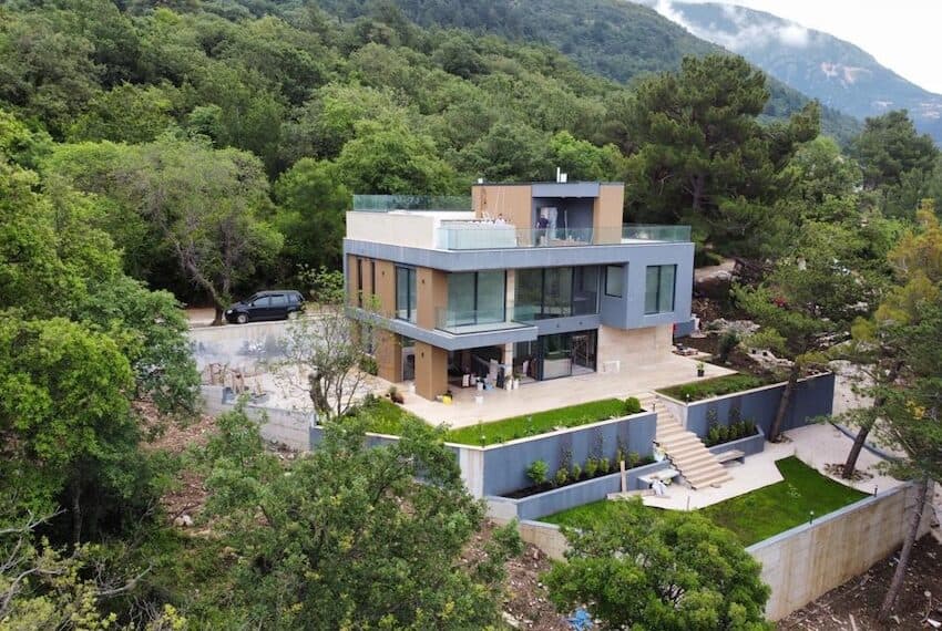 Spectacular three-bedroom family villa with a panoramic sea view, Tivat