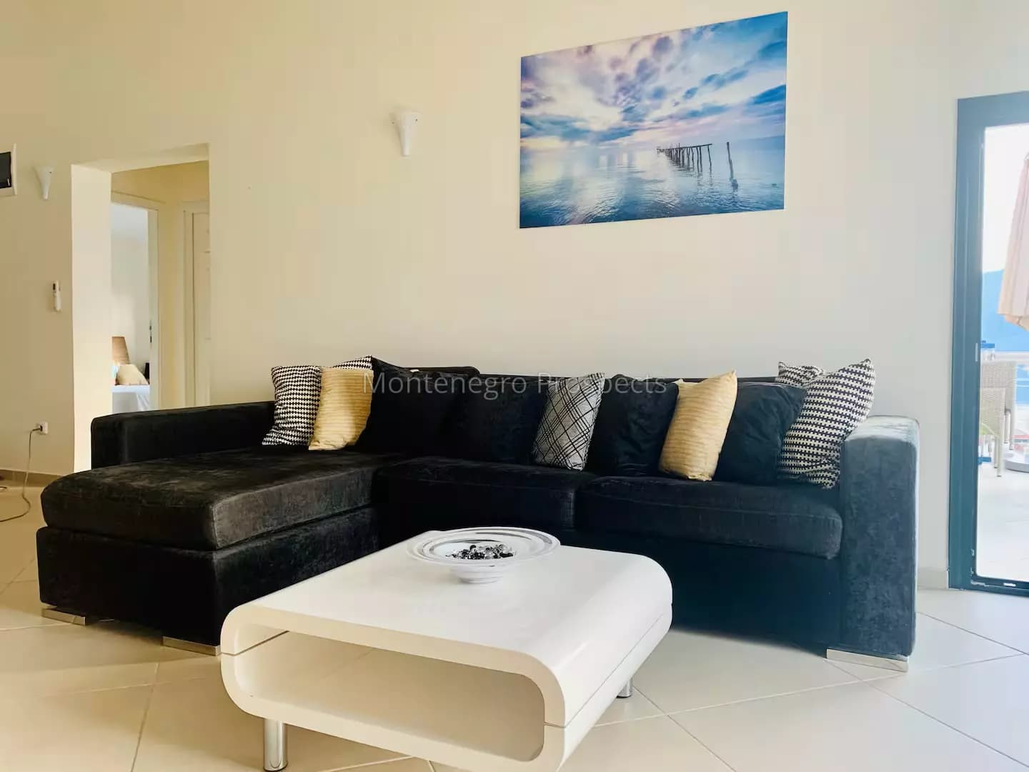 Stan na poslednjem spratu sa panoramskim pogledom na more – Dobrota, Kotor