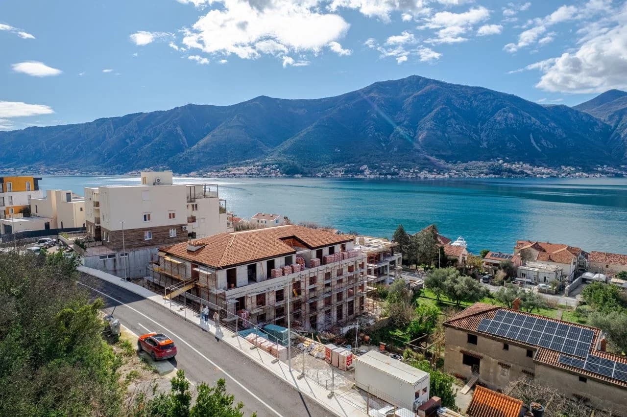 Apartment 48 m² in the Palace Bay complex in Dobrota