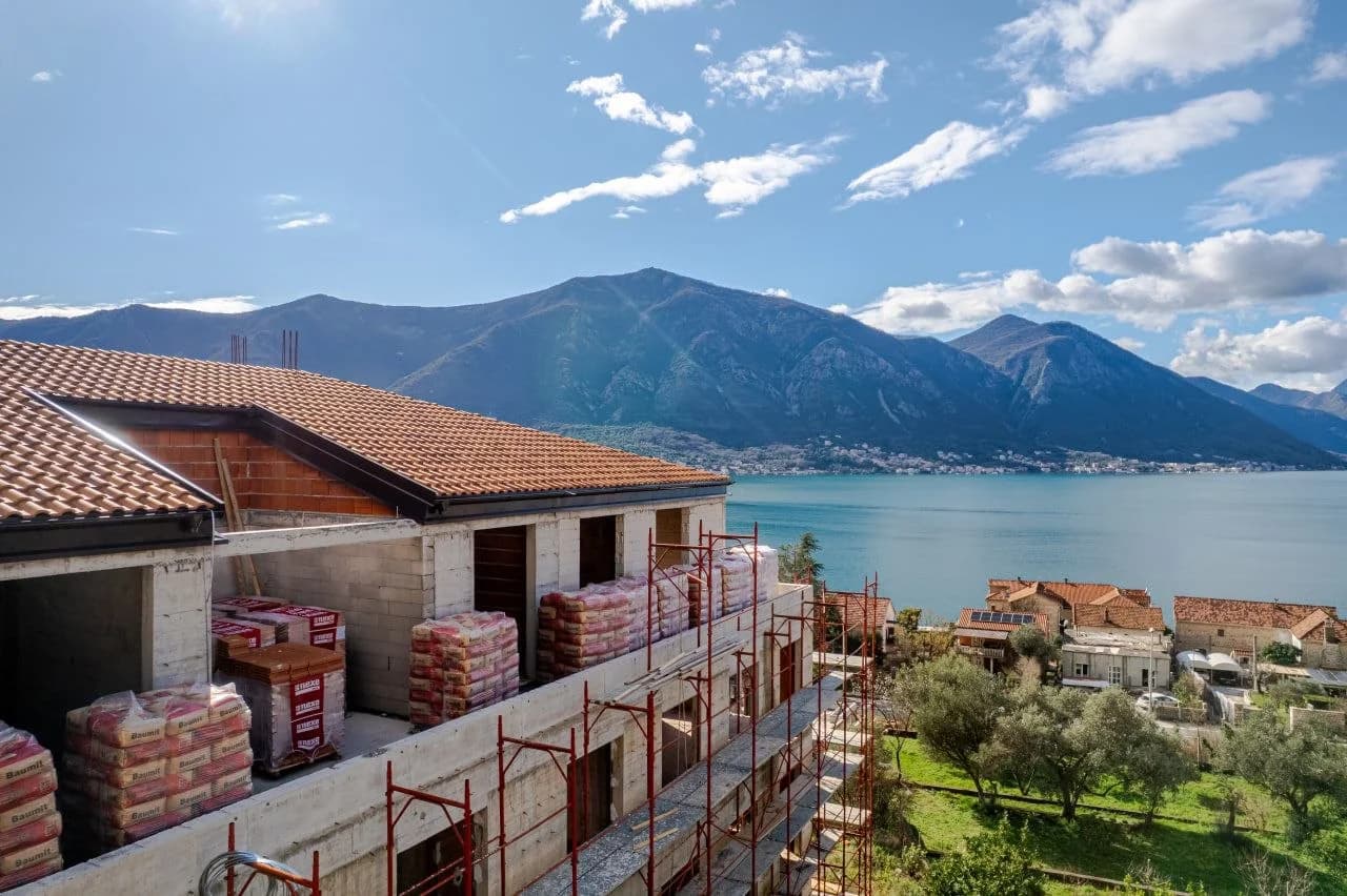 Stan od 75 m² u stambenom kompleksu Palace Bay, Dobrota