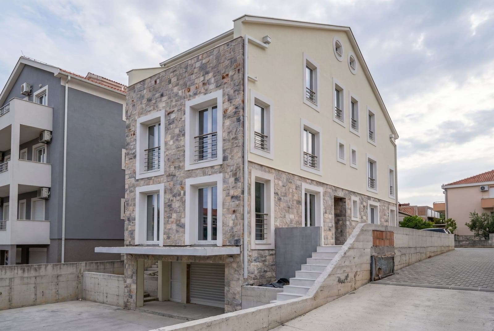 Stan u Herceg-Novom br. 2627