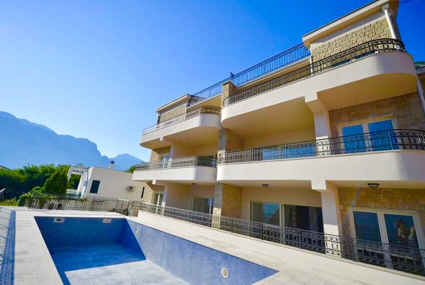 Three-bedroom apartment with breathtaking sea view, Prcanj, Kotor