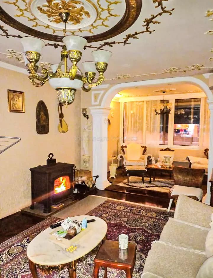 Trosoban komforan stan nedaleko od centra grada, Bar