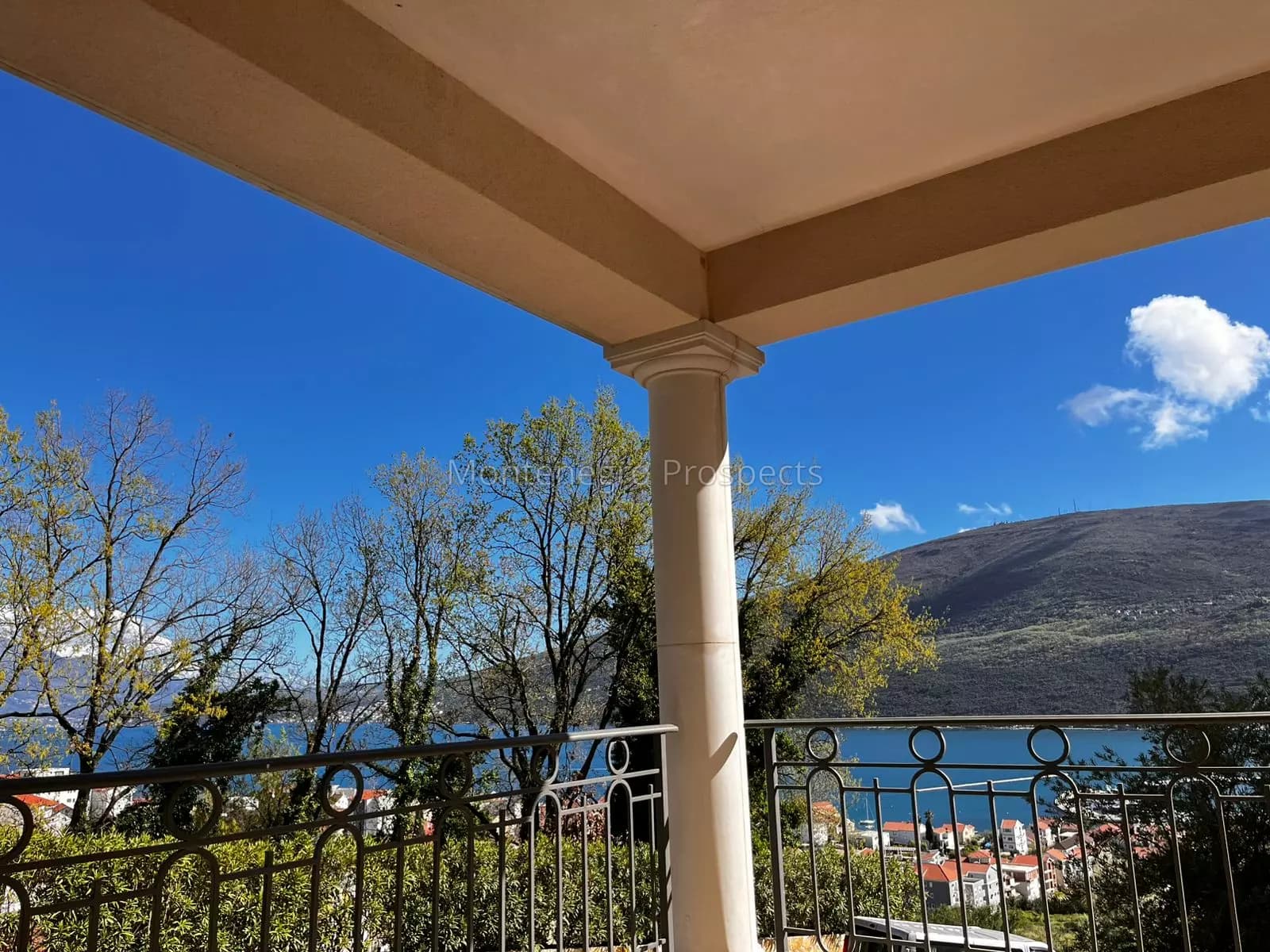 Trosoban stan u luksuznom kompleksu