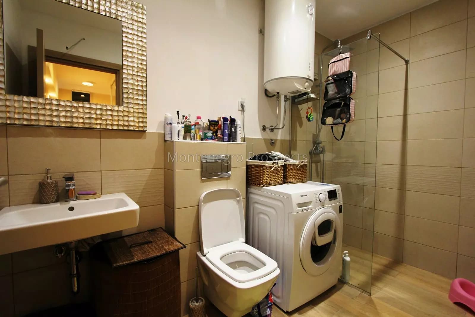 Trosoban stan u novom kompleksu Old Bakery u Budvi