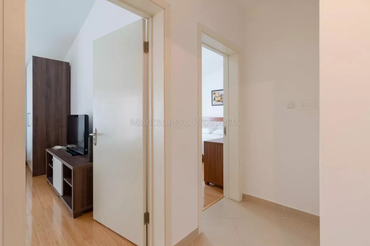 Veliki stan sa četiri spavaće sobe u Budvi