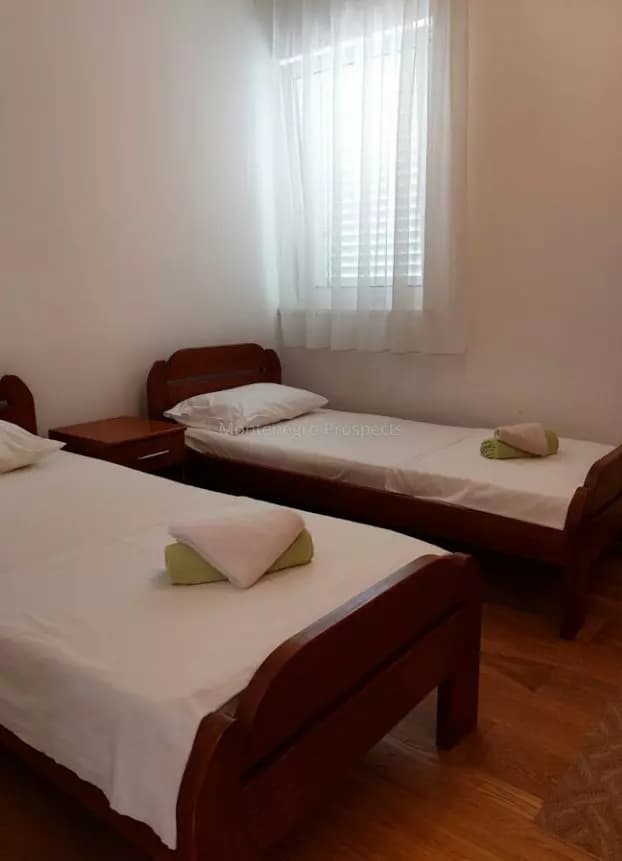 Vila-hotel sa 12 delux apartmana i otvorenim parkingom na odličnoj lokaciji, Bečići