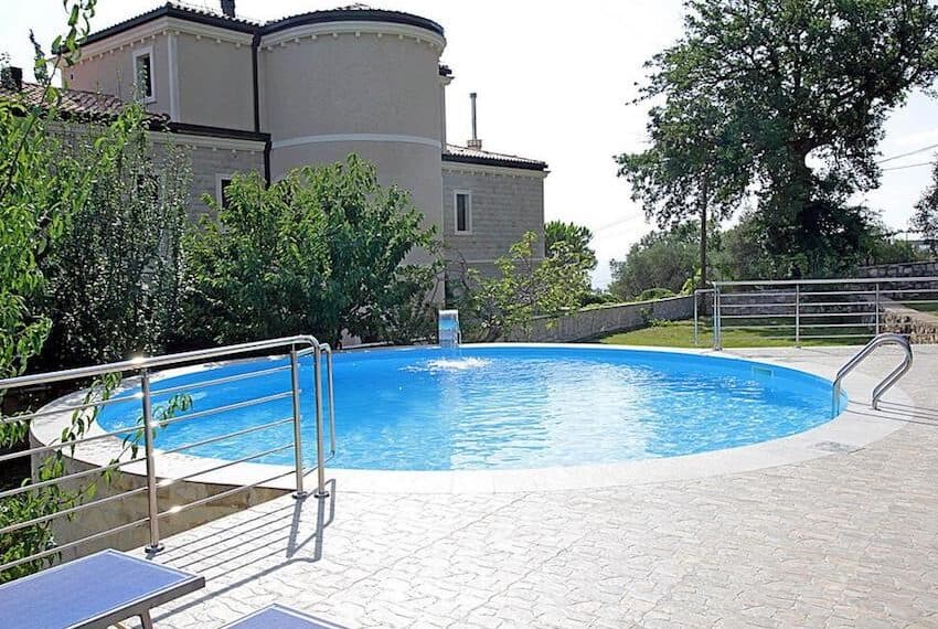 Villa with swimming pool for sale, Katun Rezevici
